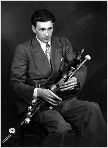 Seamus Ennis - uilleann pipes 2 Seamus Ennis